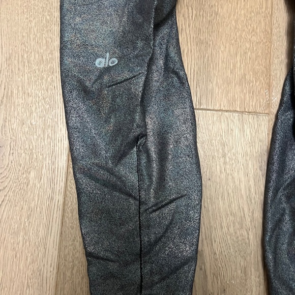 Alo leggings XS - Picture 3 of 3
